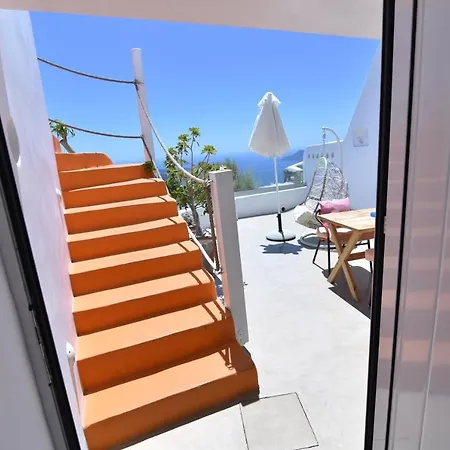 Maria Paradeiso Apartment Imerovigli (Santorini)