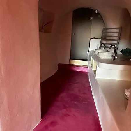 Maria Paradeiso Apartment Imerovigli (Santorini)